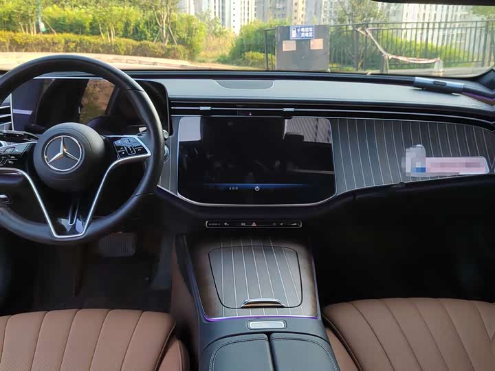 Фото 5 - Mercedes-Benz E-Class
