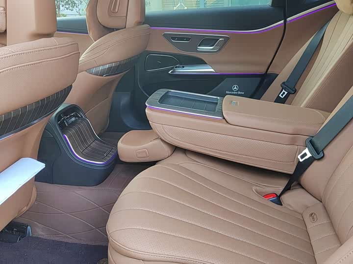 Фото 6 - Mercedes-Benz E-Class