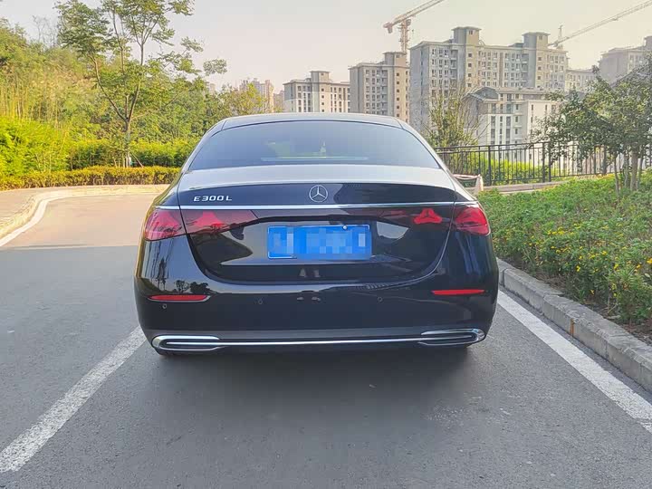 Фото 8 - Mercedes-Benz E-Class