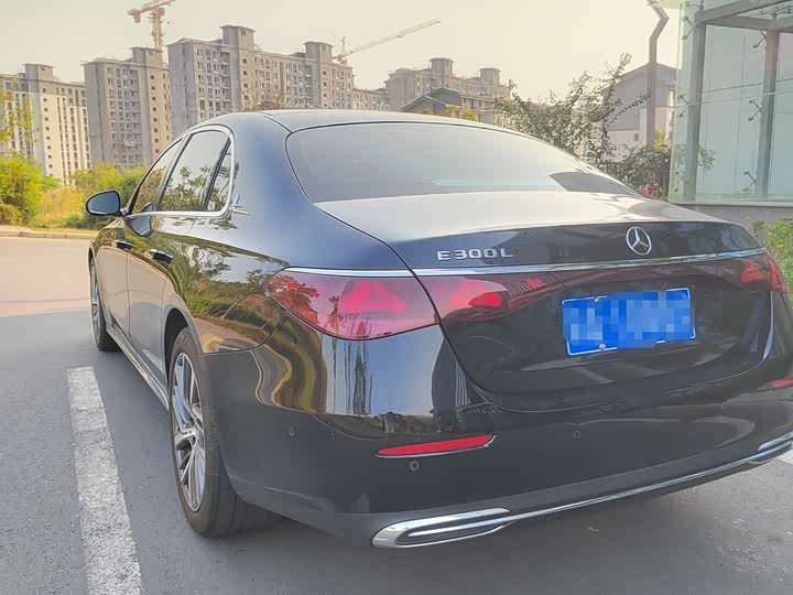 Фото 9 - Mercedes-Benz E-Class