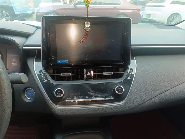 Фото 13 - Toyota Corolla