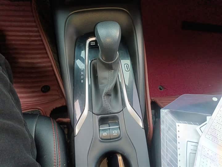 Фото 14 - Toyota Corolla