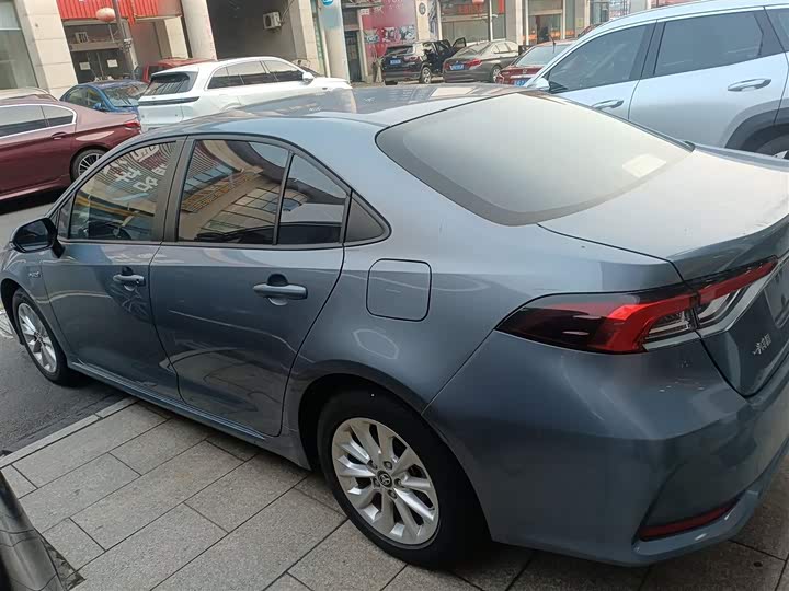 Фото 5 - Toyota Corolla