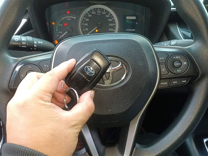 Фото 9 - Toyota Corolla