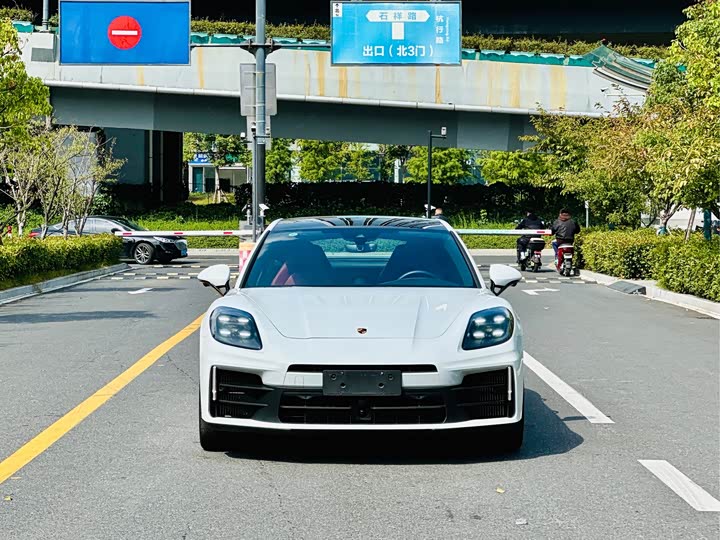 Фото 3 - Porsche Panamera
