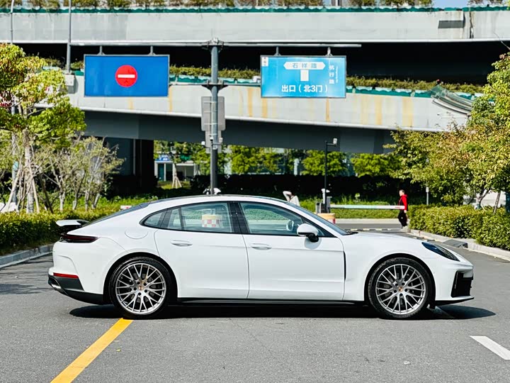 Фото 5 - Porsche Panamera