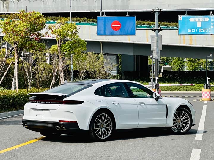 Фото 8 - Porsche Panamera