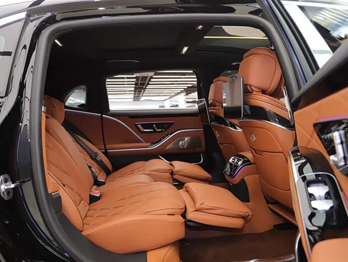 Фото 9 - Mercedes-Benz Maybach S-Class