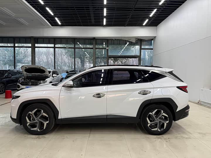 Фото 2 - Hyundai Tucson L