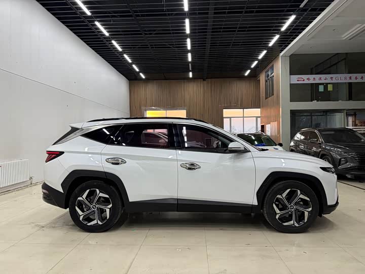 Фото 6 - Hyundai Tucson L