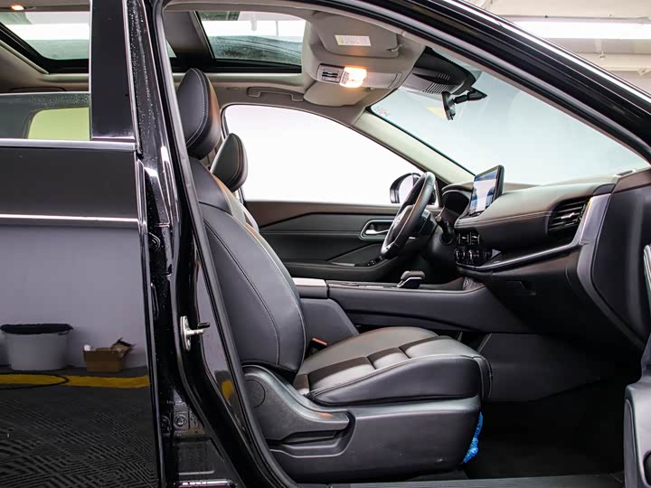 Фото 13 - Nissan X-Trail