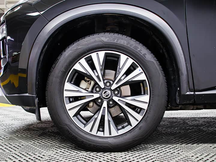 Фото 18 - Nissan X-Trail