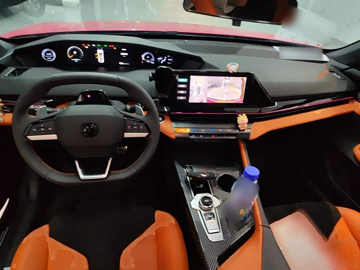 Фото 10 - Changan UNI-V