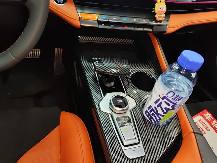 Фото 14 - Changan UNI-V