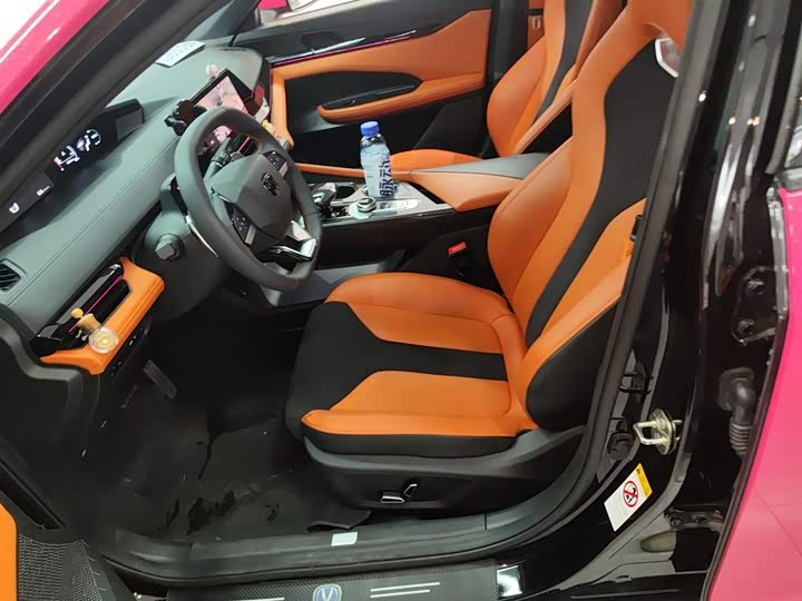 Фото 15 - Changan UNI-V