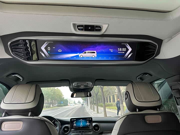 Фото 15 - Mercedes-Benz V-Class