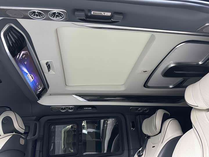 Фото 16 - Mercedes-Benz V-Class