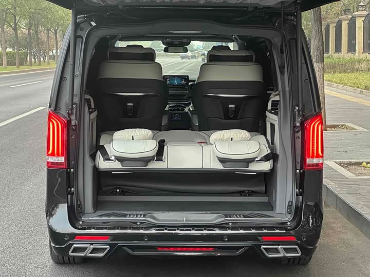 Фото 7 - Mercedes-Benz V-Class