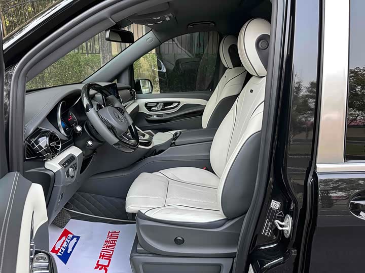 Фото 8 - Mercedes-Benz V-Class