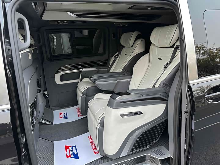 Фото 9 - Mercedes-Benz V-Class