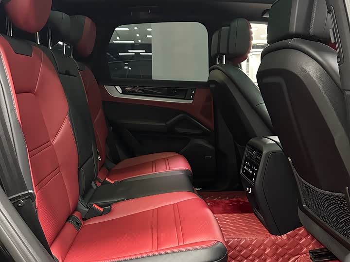 Фото 23 - Porsche Cayenne