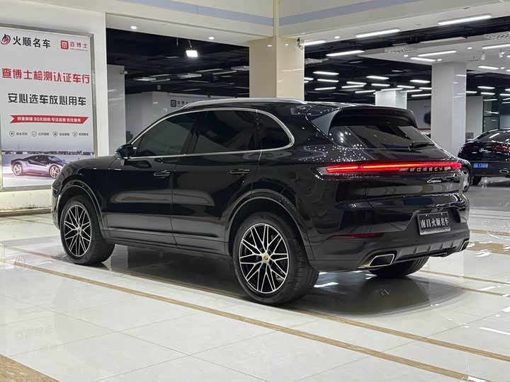 Фото 9 - Porsche Cayenne