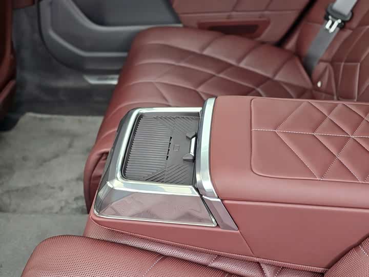 Фото 17 - BMW i7