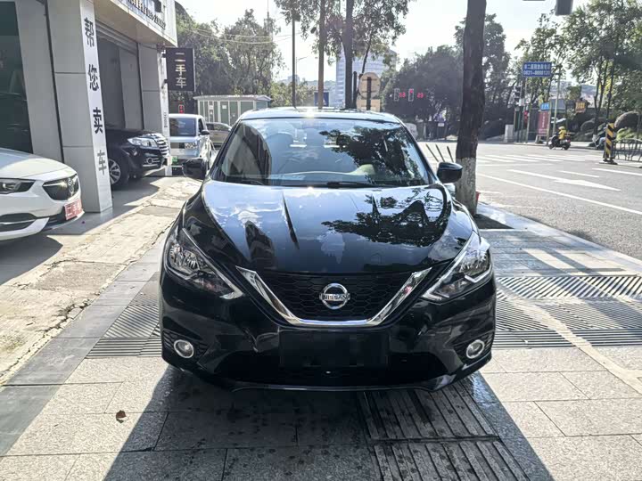 Фото 2 - Nissan Sylphy