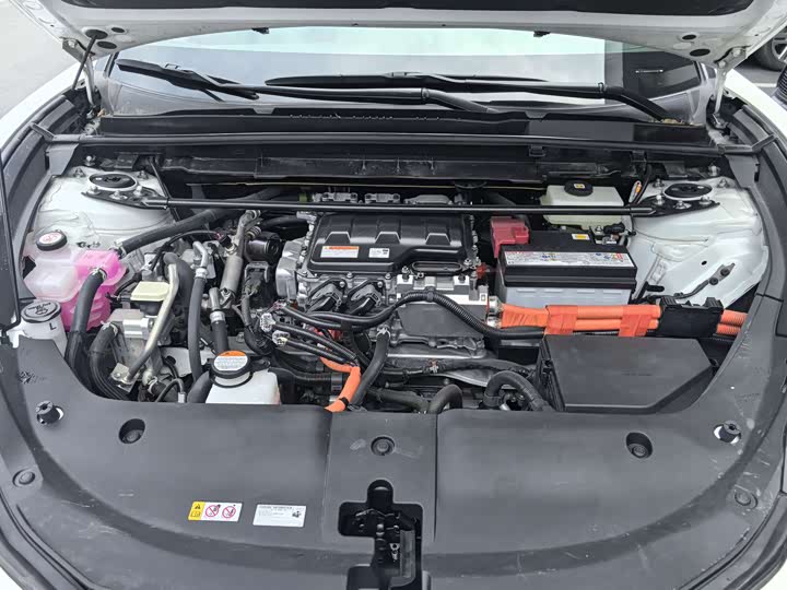 Фото 13 - Lexus RZ