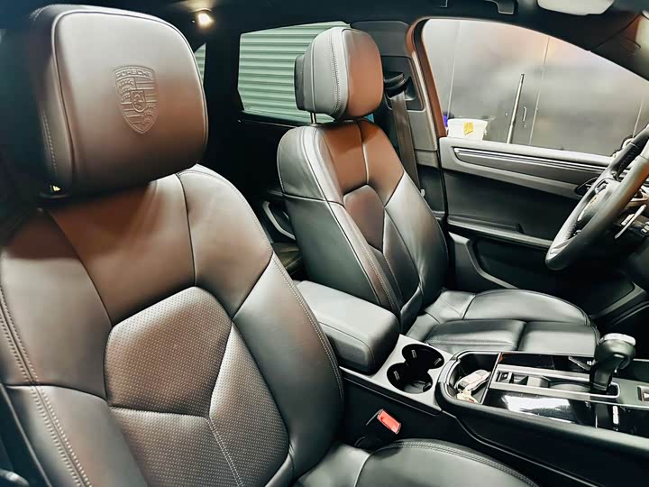 Фото 13 - Porsche Macan