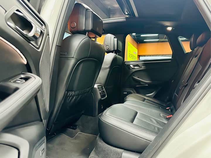 Фото 15 - Porsche Macan