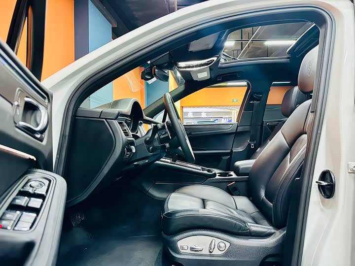 Фото 5 - Porsche Macan