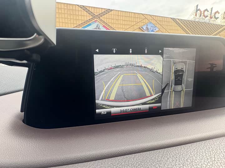 Фото 21 - Lexus RX