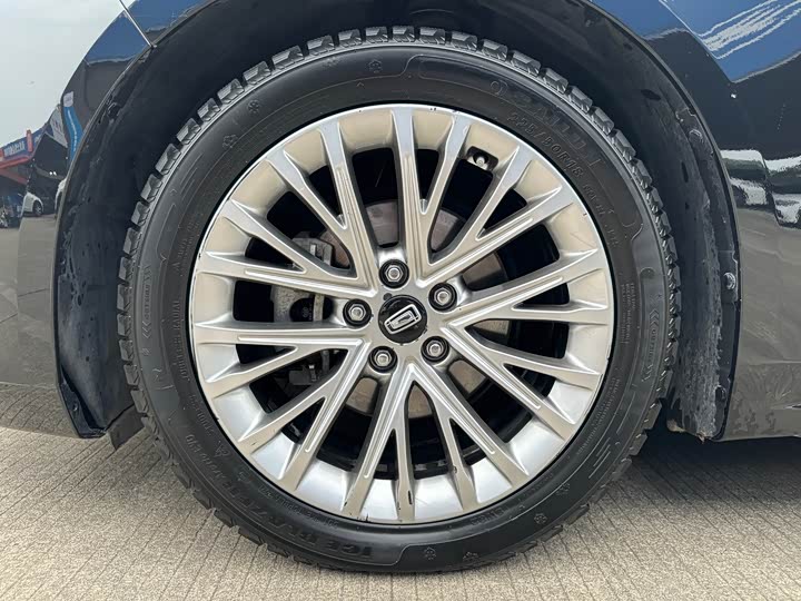 Фото 10 - Bestune B70