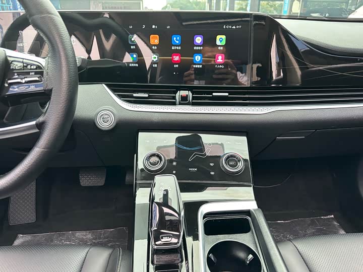 Фото 21 - Bestune B70