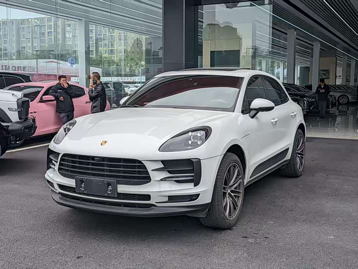 Фото 1 - Porsche Macan