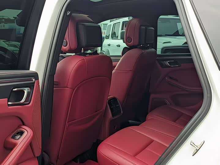 Фото 12 - Porsche Macan