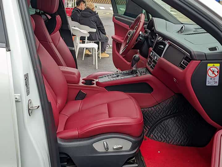 Фото 13 - Porsche Macan