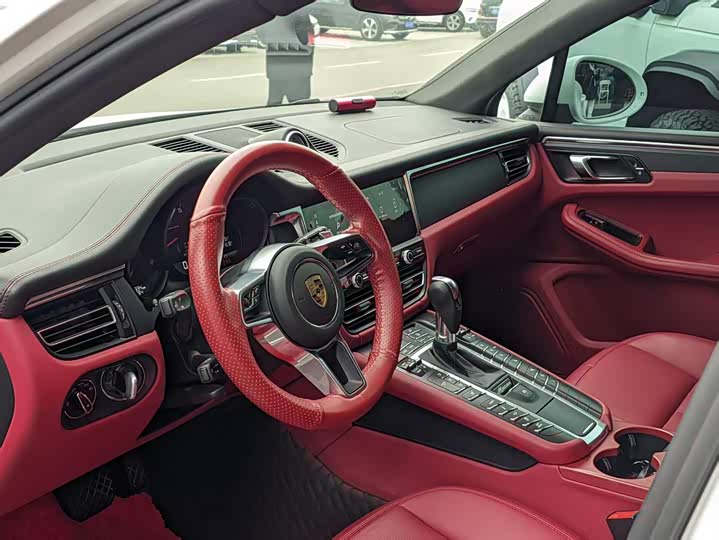 Фото 15 - Porsche Macan