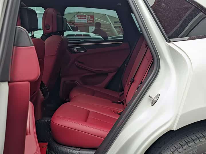 Фото 8 - Porsche Macan