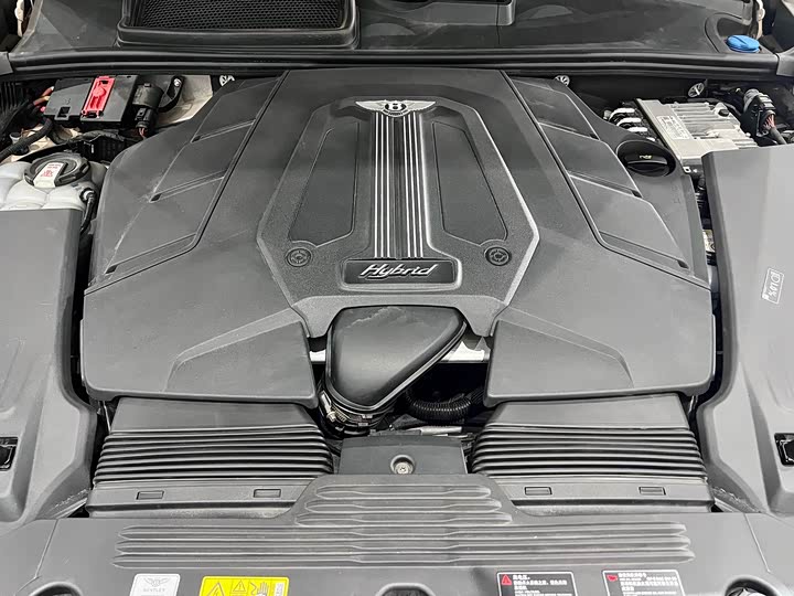 Фото 14 - Bentley Bentayga Hybrid