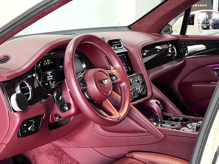 Фото 16 - Bentley Bentayga Hybrid