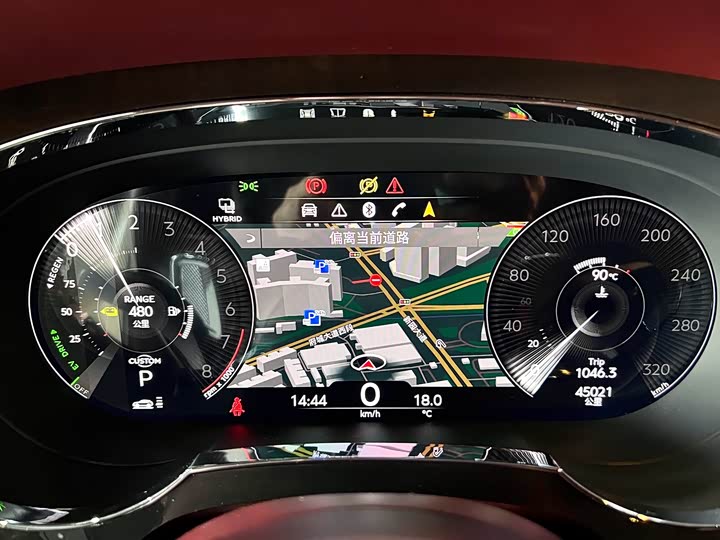 Фото 23 - Bentley Bentayga Hybrid