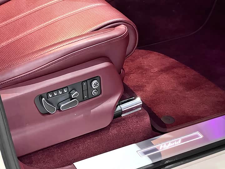 Фото 25 - Bentley Bentayga Hybrid