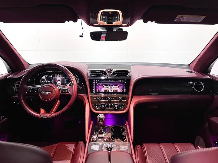 Фото 28 - Bentley Bentayga Hybrid