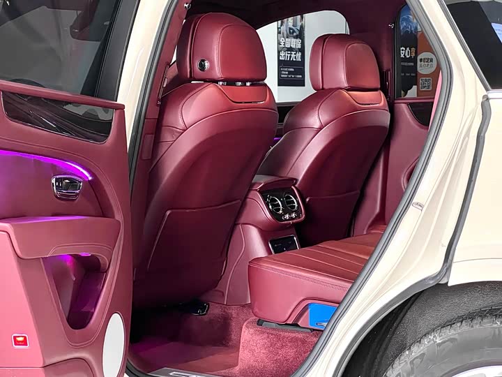 Фото 30 - Bentley Bentayga Hybrid