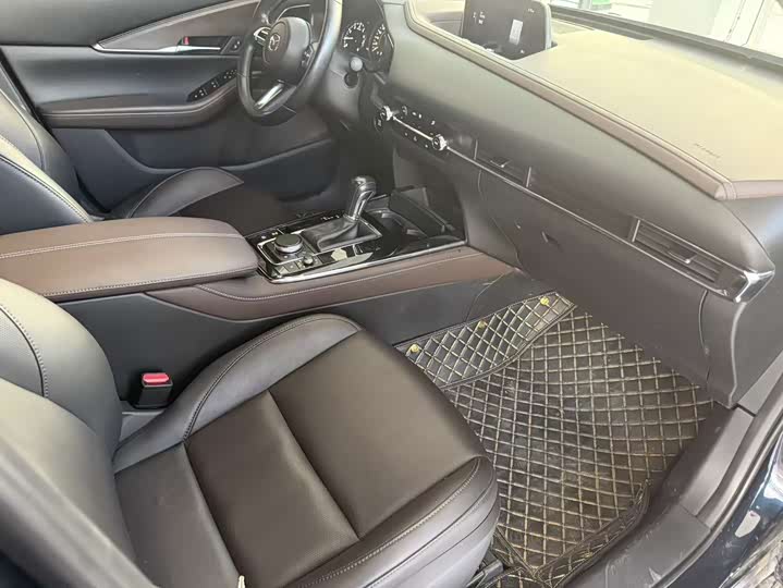 Фото 19 - Mazda CX-30