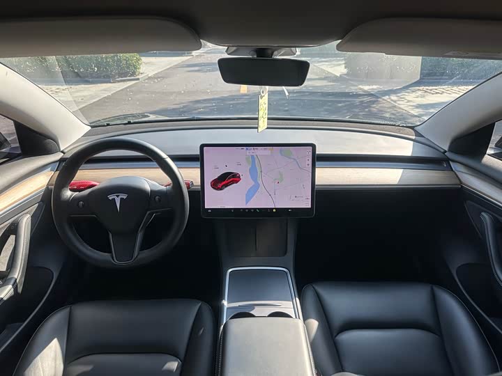 Фото 5 - Tesla Model 3