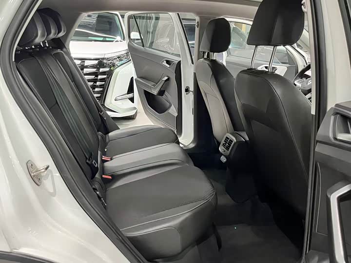 Фото 13 - Volkswagen Tacqua