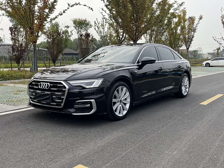 Фото 1 - Audi A6L